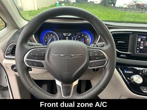 Used 2023 Chrysler Voyager LX FWD image 11