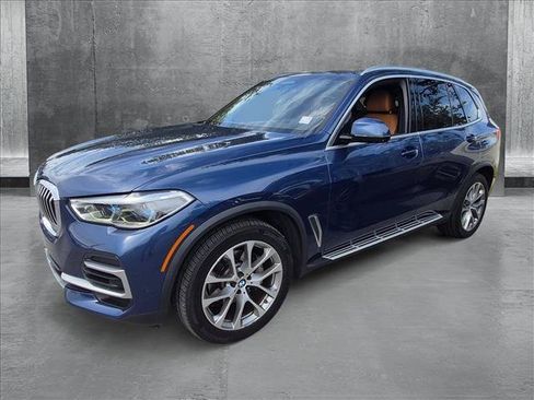 Used 2022 BMW X5 xDrive40i w/ Executive Package AWD/4WD image 3