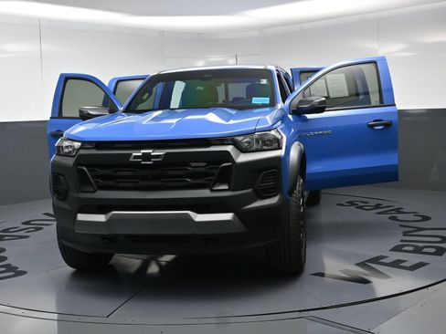 Used 2025 Chevrolet Colorado Trail Boss AWD/4WD image 21