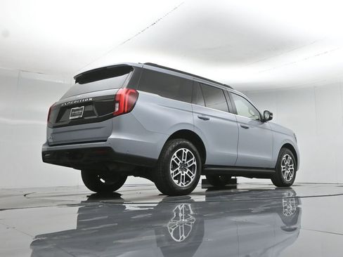 Used 2025 Ford Expedition Active image 49