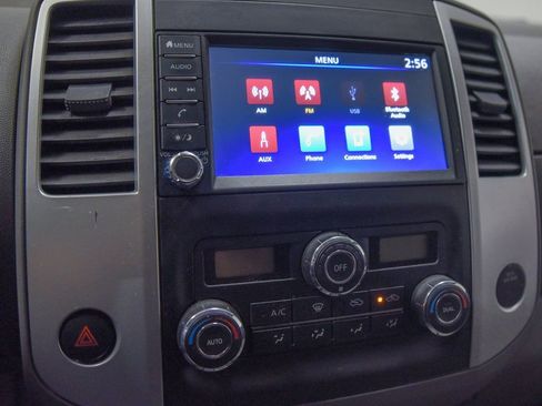 Used 2021 Nissan Frontier SV w/ Midnight Edition Floor Mats image 7