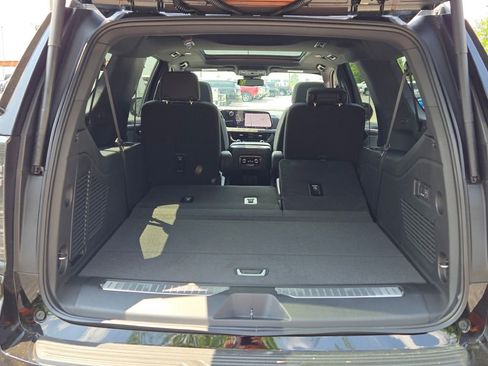 New 2025 Chevrolet Suburban Premier w/ Sun And Tow Package image 18
