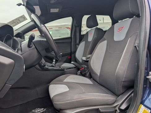 Used 2017 Ford Focus ST image 7