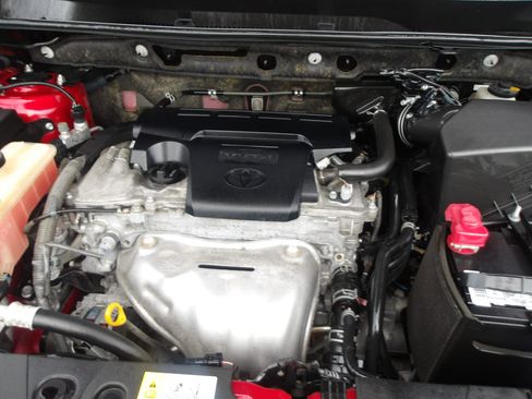 Used 2017 Toyota RAV4 XLE image 29