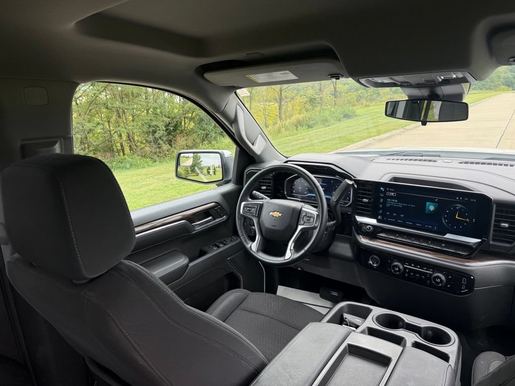 Used 2024 Chevrolet Silverado 1500 LT AWD/4WD image 19