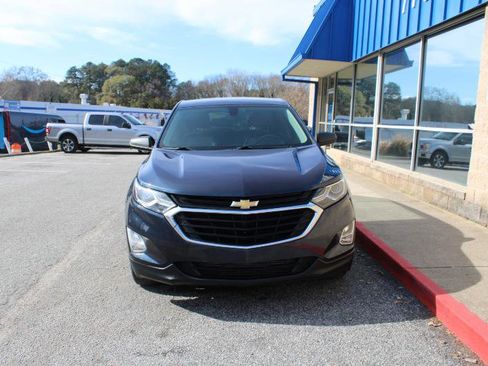 Used 2019 Chevrolet Equinox LS image 2