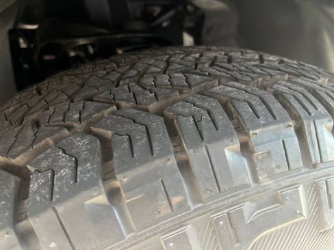 Certified 2025 Nissan Frontier Pro-X RWD image 28