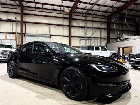 Used 2022 Tesla Model S Plaid AWD/4WD image 2