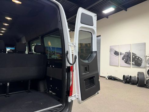 Used 2019 Mercedes-Benz Sprinter 2500 image 22