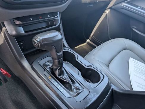 Used 2018 Chevrolet Colorado W/T AWD/4WD image 19