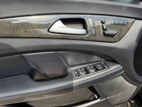 Used 2013 Mercedes-Benz CLS 550 4MATIC image 16