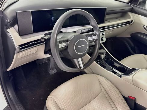 Certified 2025 Hyundai Tucson SEL FWD image 11