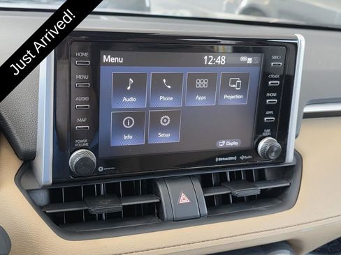 Used 2021 Toyota RAV4 XLE w/ Convenience Package FWD image 16