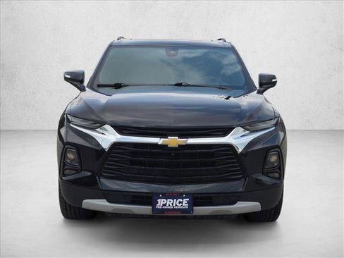 Used 2021 Chevrolet Blazer LT w/ Sound & Technology Package FWD image 2