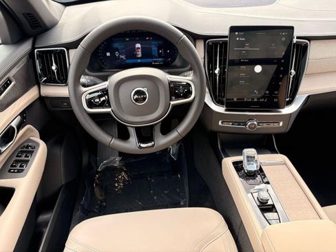 New 2026 Volvo XC90 B6 Plus w/ Protection Package Premier image 23