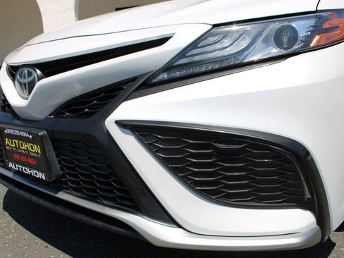 Used 2021 Toyota Camry XSE FWD image 4