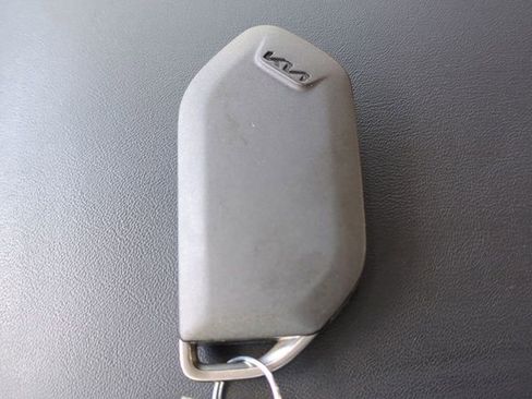 Used 2024 Kia Telluride SX w/ Towing Package image 30