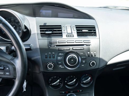 Used 2012 MAZDA MAZDA3 i Touring FWD image 23
