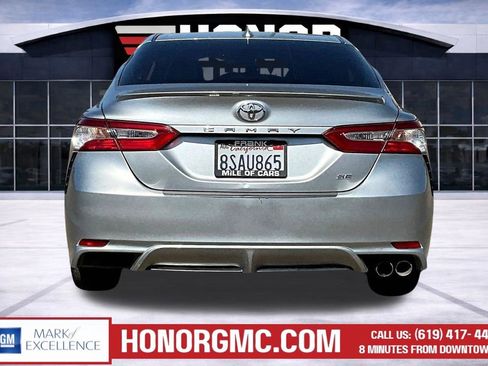 Used 2020 Toyota Camry SE w/ Convenience Package image 5