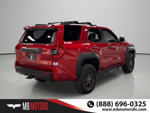 Used 2025 Toyota 4Runner SR5 AWD/4WD image 4