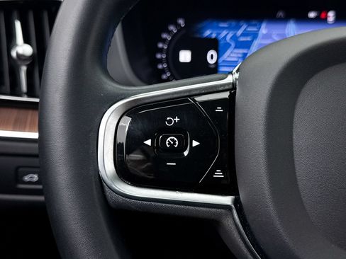 Used 2023 Volvo XC60 B5 Plus w/ Protection Package Premier FWD image 33