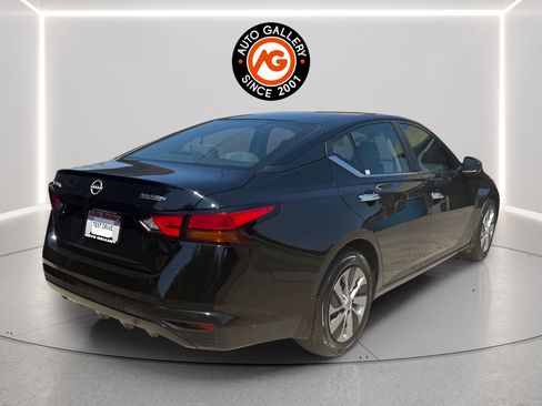 Used 2023 Nissan Altima 2.5 S FWD image 7