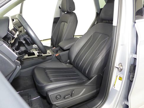 Used 2023 Audi Q5 2.0T Premium w/ Convenience Package AWD/4WD image 22