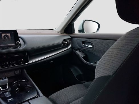 Used 2021 Nissan Rogue SV image 21