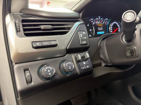 Used 2019 Chevrolet Tahoe Premier AWD/4WD image 16