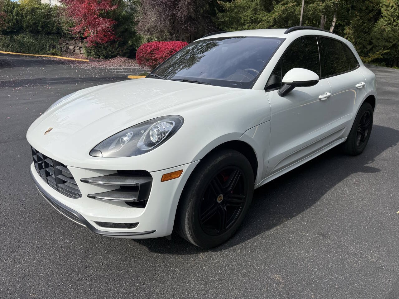 Used 2015 Porsche Macan Turbo w/ Light Comfort Package AWD/4WD image 1