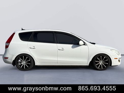 Used 2011 Hyundai Elantra GLS image 2