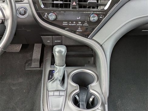 Used 2024 Toyota Camry SE image 18