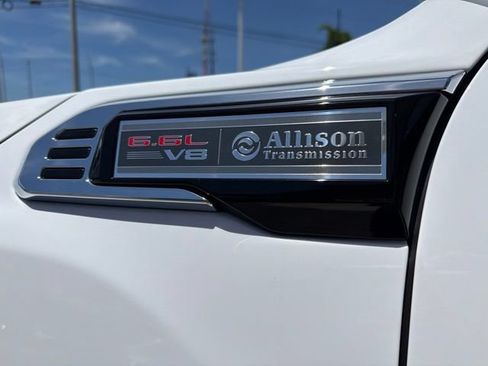Used 2026 GMC Sierra 2500 SLT w/ SLT Premium Package AWD/4WD image 12