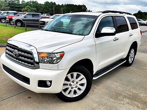 Used 2014 Toyota Sequoia Platinum AWD/4WD image 3