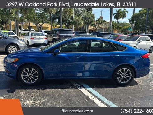 Used 2017 Ford Fusion SE FWD image 7