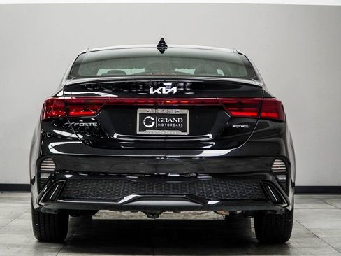 Used 2024 Kia Forte GT-Line w/ GT-Line Premium Package FWD image 11