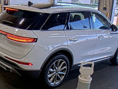 Used 2022 Lincoln Corsair AWD w/ Premium Package image 5