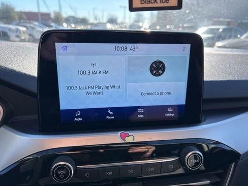 Used 2020 Ford Escape SE image 12