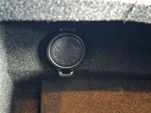 Used 2017 Subaru Outback 2.5i Premium AWD/4WD image 27