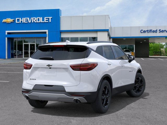 New 2026 Chevrolet Blazer LT w/ Midnight/Sport Edition FWD image 4