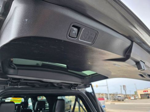 Used 2018 Ford Expedition Max XLT image 26