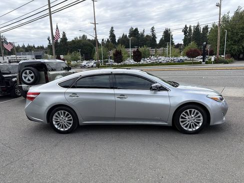 Used 2015 Toyota Avalon XLE Premium FWD image 8