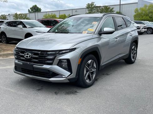 Used 2025 Hyundai Tucson SEL FWD image 3
