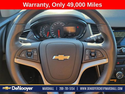 Used 2019 Chevrolet Trax LT w/ LT Convenience Package image 10