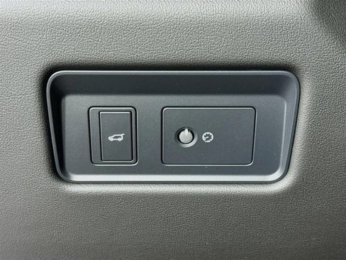 New 2025 Jaguar F-PACE SVR image 10