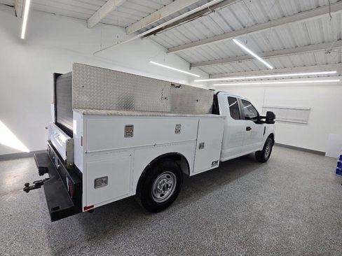 Used 2020 Ford F350 XL w/ Power Equipment Group image 7