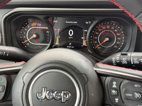 Used 2024 Jeep Wrangler Unlimited Rubicon w/ XTREMEE 35" Tire Package AWD/4WD image 39