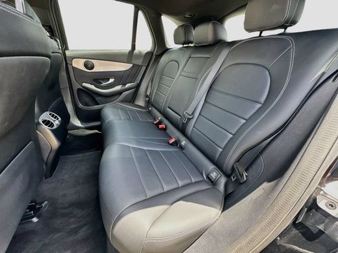 Used 2022 Mercedes-Benz GLC 300 image 29