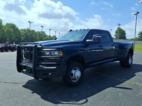 Used 2024 RAM 3500 Tradesman AWD/4WD image 3