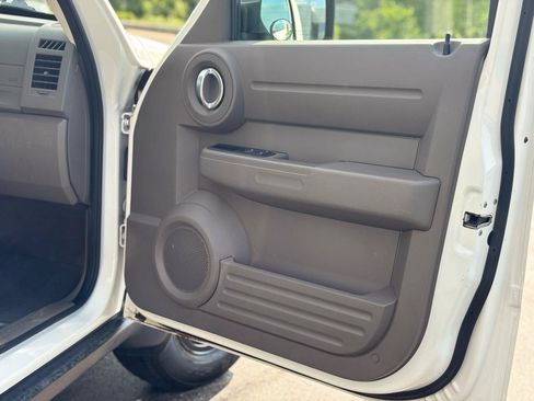 Used 2009 Dodge Nitro SE AWD/4WD image 35